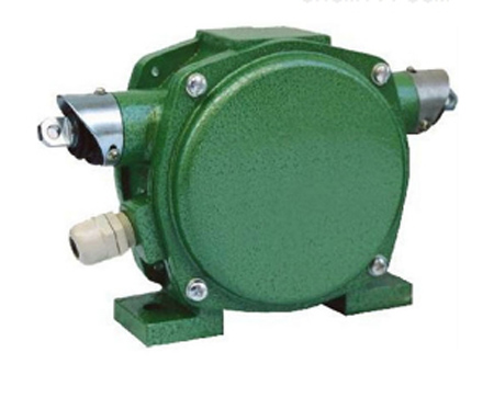  YG12–830-35兩級跑偏開關(guān)、YG12-830跑偏開關(guān)外殼結(jié)構(gòu)堅固廠家